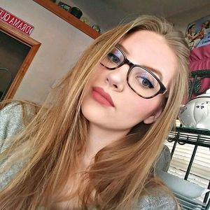 Meet your Posher, Mallory